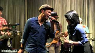 Maliq &amp; D&#39;essentials - Beautiful Disaster @ Mostly Jazz 22/02/13 [HD]