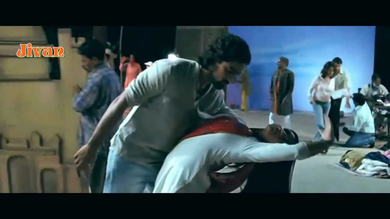 Is Pal Main Hoon Ya Tum Bhi Ho Lyrics | Aaja Nachle | Shreya Ghoshal, Sonu Nigam | Salim Sulaiman