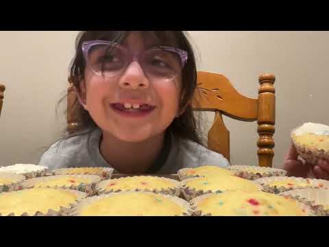 Making cupcakes with Kaylin ❤️🥰￼
