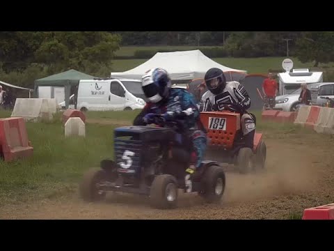 Sinnvoll oder vollkommen sinnlos? Formel Rasenmäher: Flitzende Gartengeräte in England
