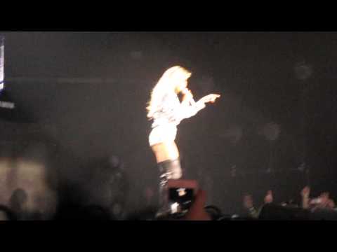 Beyoncé - XO  Sportpalais Anvers Belgique 20/03/2014