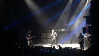 Deftones - Geometric Headdress (Live at the Greek Theatre 8/24/16)