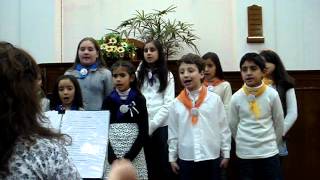 preview picture of video 'Coro de Niños del Taller Intercultural Recreando, ¡Atención, atención!'