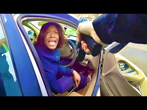 One Traffic Stop… and Officers Knew Backup Was Needed 😨