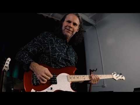 G&L Tribute Series Fallout Bass Olympic White image 2