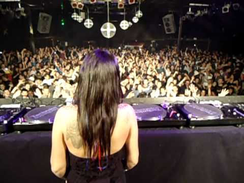 Fatima Hajji @ Tecnolove -04 12 2010- 3 de 3