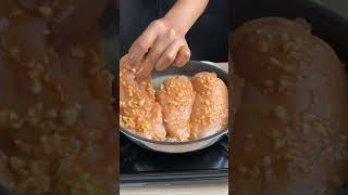 Download lagu Fried chicken breast, mouth-watering crunchiness! mp3