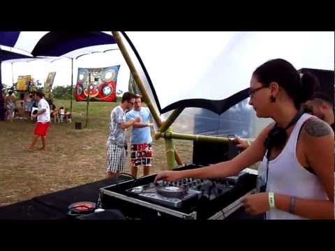 DJ Alanita at Zuvuya Festival 2012!