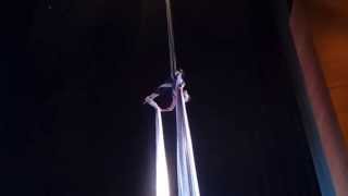 preview picture of video 'Alex- Alexandre Duarte (AYam) performing aeriel silks @ multimeios de espinho'