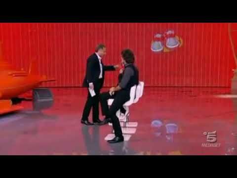 Chi ha incastrato Peter Pan - scena divertente durante le prove con Luca Laurenti protagonista.