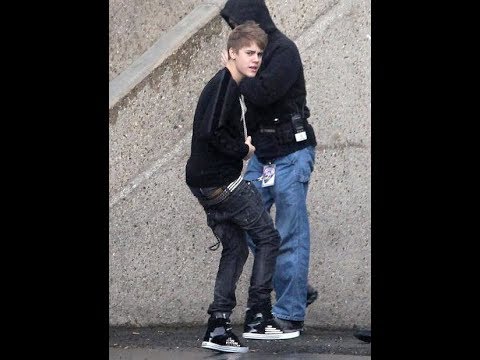 JUSTIN BEIBER SAGGIN /PULL YOUR PANTS UP/ PANTS ON THE GROUND