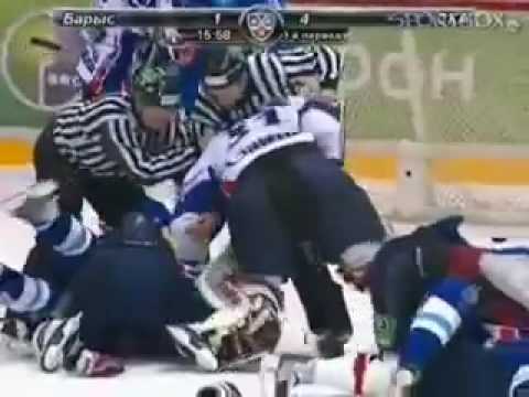 Zubov, Esche, Saprykin, Dallman in a massive KHL brawl, goalie fights defenceman