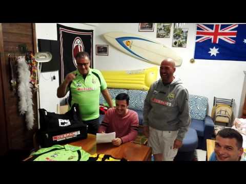 Davide Costantini firma con il Comano Fiave pub saloon