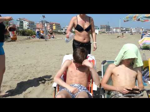 Marcus si fa la pipi addosso