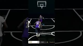 Dunk in nba live 19