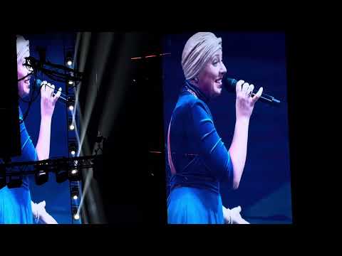 KAREL GOTT • Jeho písně žijí dál | O2 aréna 2024 | Anna Julie Slováčková - Jdi za štěstím