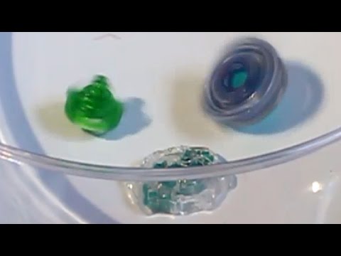 ベイブレードバースト Valkyrie Wing Accel vs Spriggan Heavy Defense! Beyblade Burst Battle!