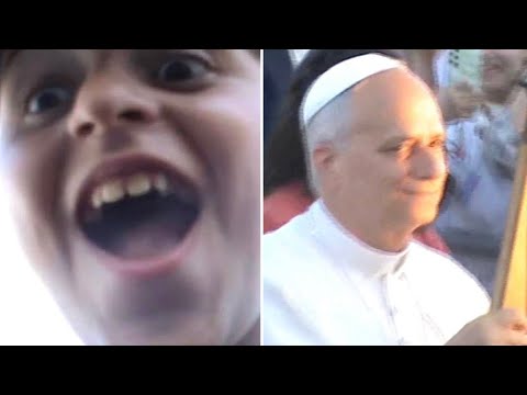 IL PAPA MI GUARDA MALE