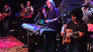 Hall &amp; Oates - Rich Girl (Live)
