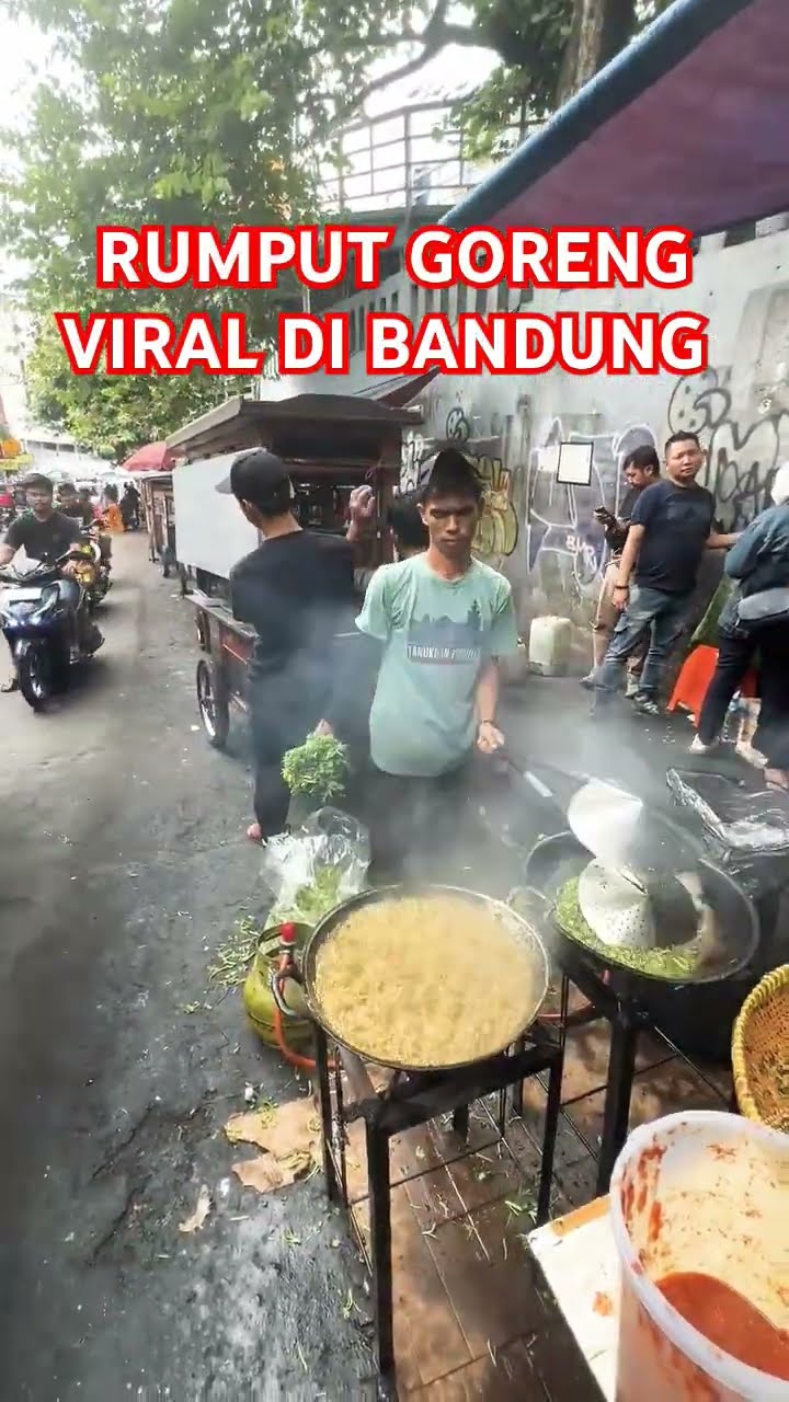 Siapa sangka rumput goreng bisa jadi camilan viral di Bandung! Jangan lewatkan rasanya yang unik dan crunchy ini! 🌿😋