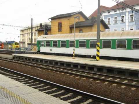 Příjezd vlaku Sp 1695+hlášení o příjezdu - Ústí nad Labem hlavní nádraží