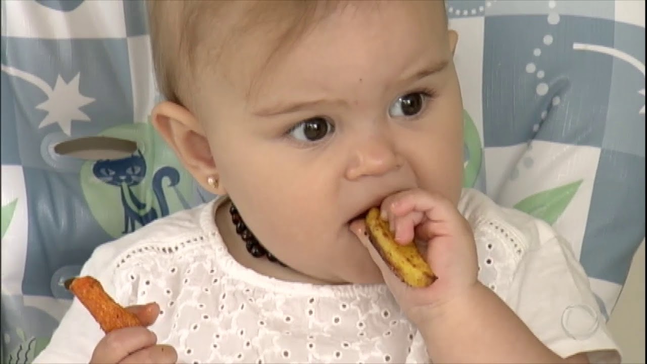 Sem papinhas, o método BLW estimula a autonomia dos bebês na hora de comer