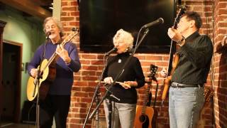 The Magnolia Trio plays 'Yellow and Rose'.