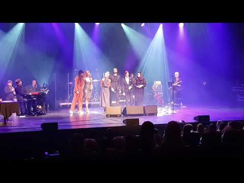 Kasia Moś Michał Szpak Paweł Wolsztyński Marta Król Wojtek Myrczek Dominika Jaszczyńska- Cest la Vie