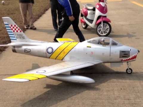 RC Turbine Jet SkyMaster 1/5 F-86 First Fly (Take Off)