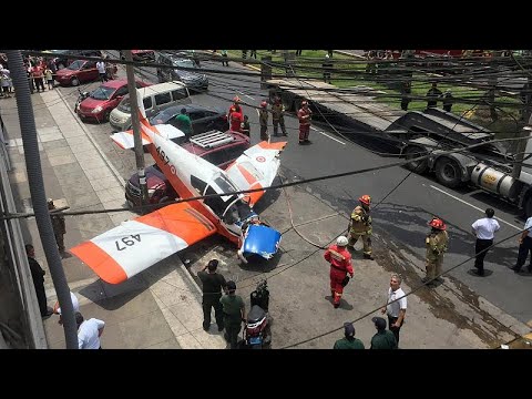Az utcára zuhant egy repülőgép Limában