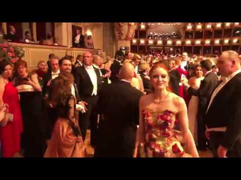 Wiener Opernball - Modelka Barbora Maier (šaty Eva Poleschinski). Reportáž LP-Life.cz