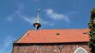 preview picture of video 'Upleward Ostfriesland: Uurklok Hervormde kerk'