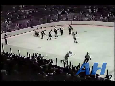 NHL Oct. 4, 1987 Gary Nylund,CHI v Dino Ciccarelli,MIN (R) (HL) Chicago Blackhawks Minnesota North S