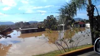 preview picture of video 'Enchente em União da Vitória - PR - Acesso ao Distrito de São Cristovão.'