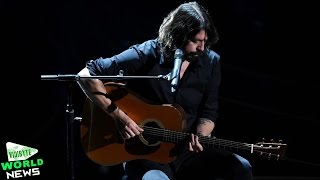 Dave Grohl Performs “Blackbird” at 2016 Oscars
