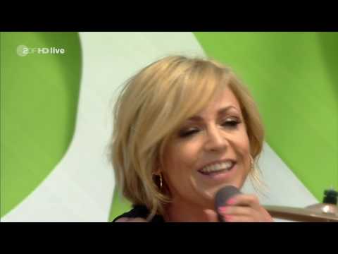 Michelle - Paris - ZDF Fernsehgarten 29.05.2016 - Gruß von Matthias