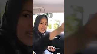 Download lagu istri desta logat minangnya muantep #trending #viral #minang #shorts mp3