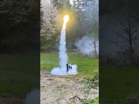 🚀STROBE ROCKET to the MOON! 🌕#pyrosonly #bdayshoot #shorts