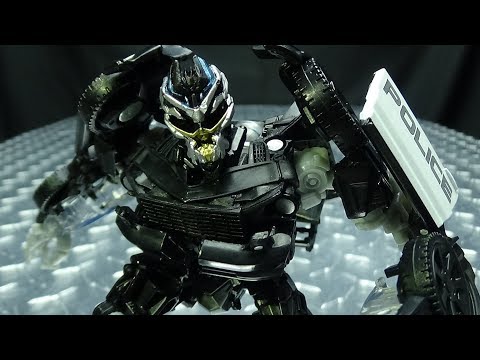 Studio Series Deluxe BARRICADE: EmGo's Transformers Reviews N' Stuff