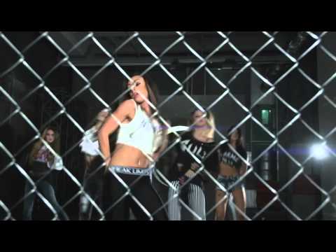 SONYA NEKS   RIHANNA   RED LIPSTICK   HIGH HEELS