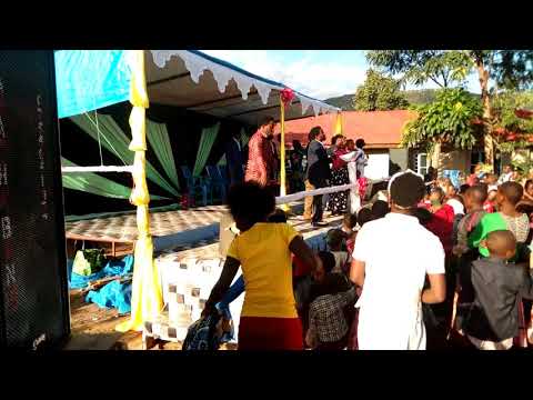 Emanuel mgogo on show