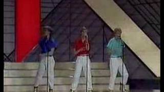 Diggiloo Diggiley (Eurovision Performance)