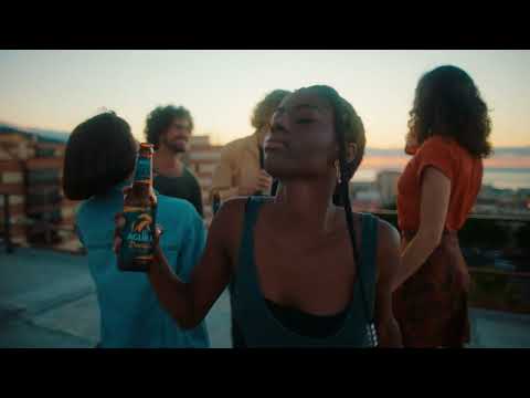 ‘Si vas a darle una vuelta a todo, decide tú la dirección’, de Ogilvy para Cerveza El Águila