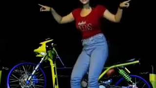 Download lagu Joget cewe motor mp3 Download lagu Joget cewe motor mp3