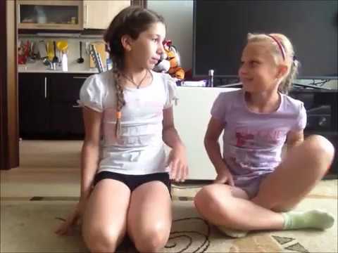 челендж гимнастика vs обычной еды видео с сестрой 