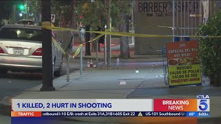 2 injured in Reseda robbery shooting; body of 1 suspect found nearby