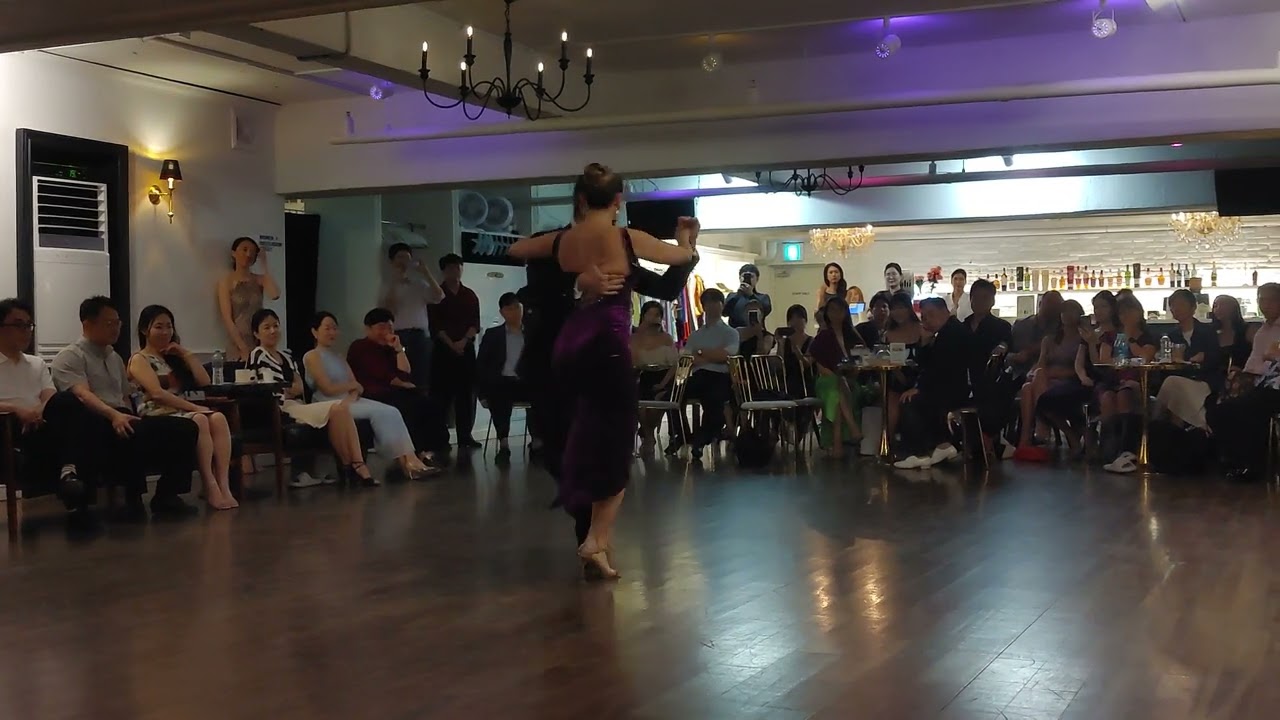 Video thumbnail for Milonga DO Special Performance Dana Zampieri Luciano Paulino lll