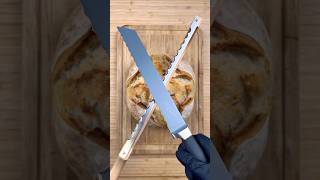 Sourdough knife vs. regular bread knife 👀 #sourdough #bread #baking #quickrecipe #knifereview