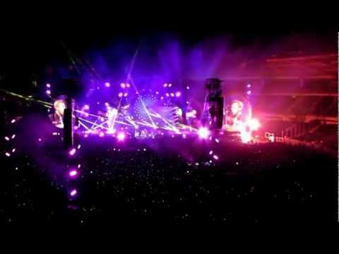 Coldplay live in Turin: amazing opening - Mylo Xyloto + Hurts Like Heaven + In My Place