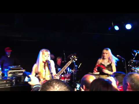 Tom Tom Club - Wordy Rappinghood Live @ Glasgow ABC Academy 20/07/11